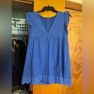 Cute flowy dress with built in shorts and pockets!